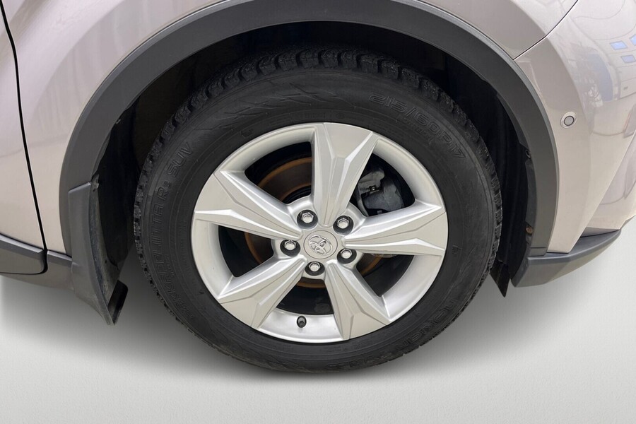 Toyota C-HR vaihtoauto