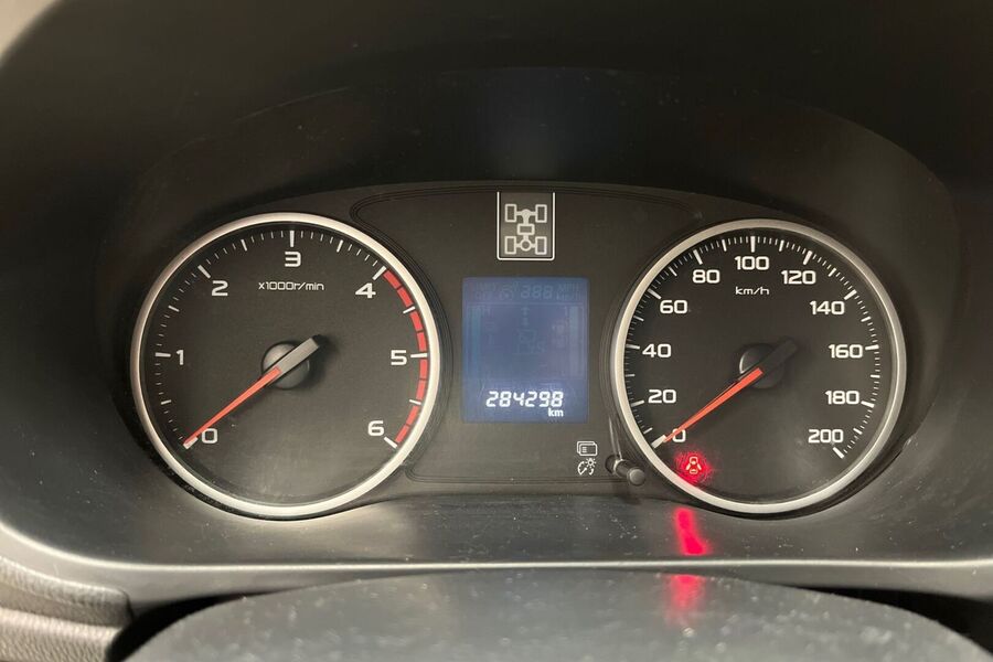 Mitsubishi L200 vaihtoauto