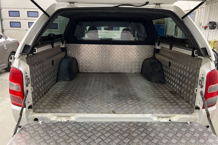 Mitsubishi L200 vaihtoauto