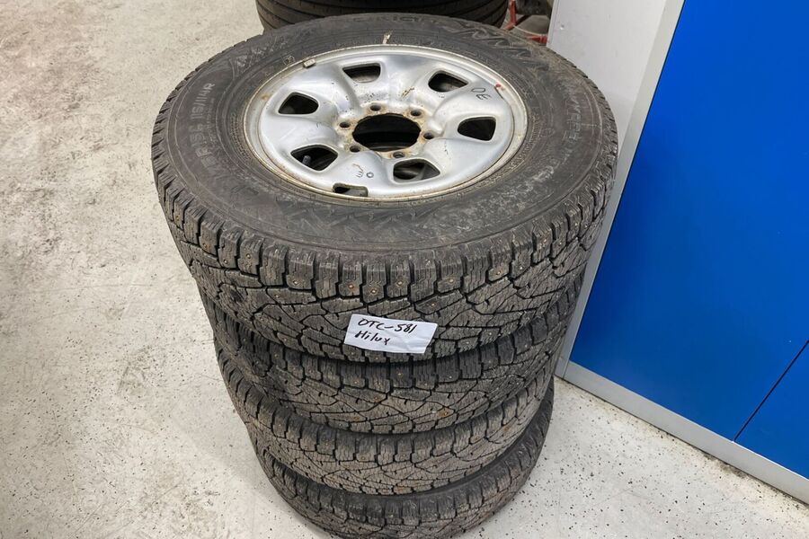 Toyota Hilux vaihtoauto