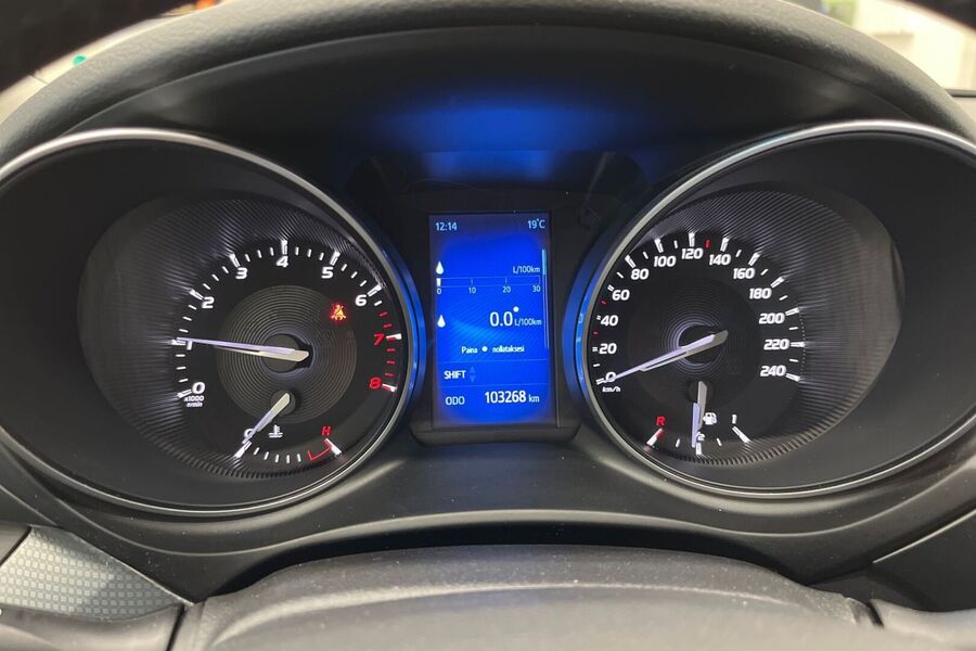 Toyota Avensis vaihtoauto