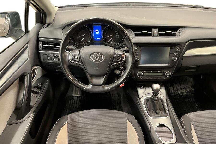 Toyota Avensis vaihtoauto