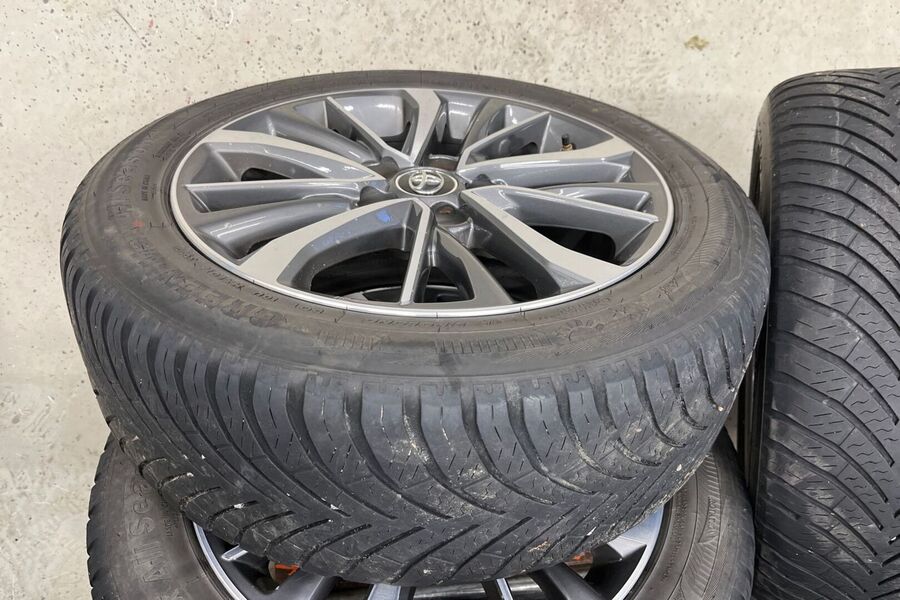 Toyota Avensis vaihtoauto