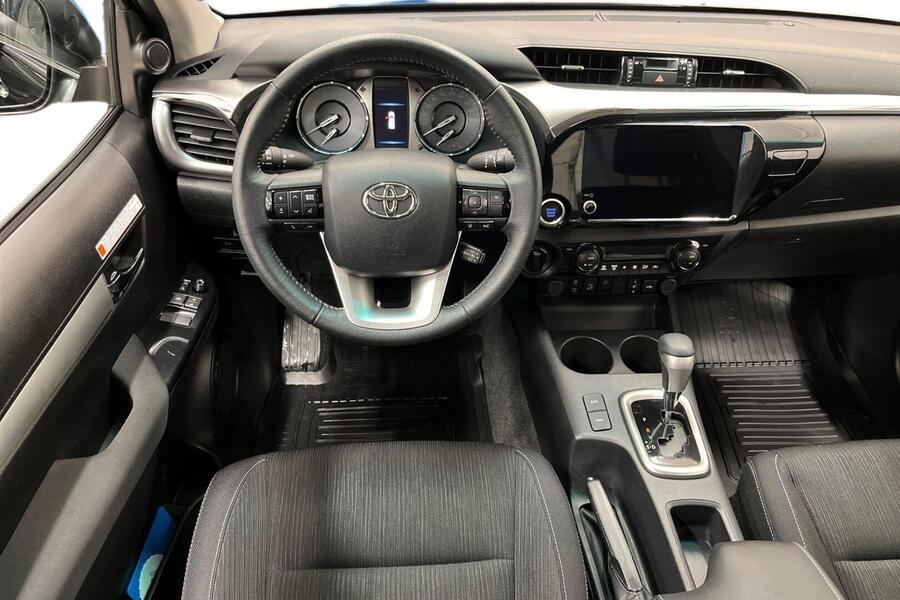 Toyota Hilux vaihtoauto