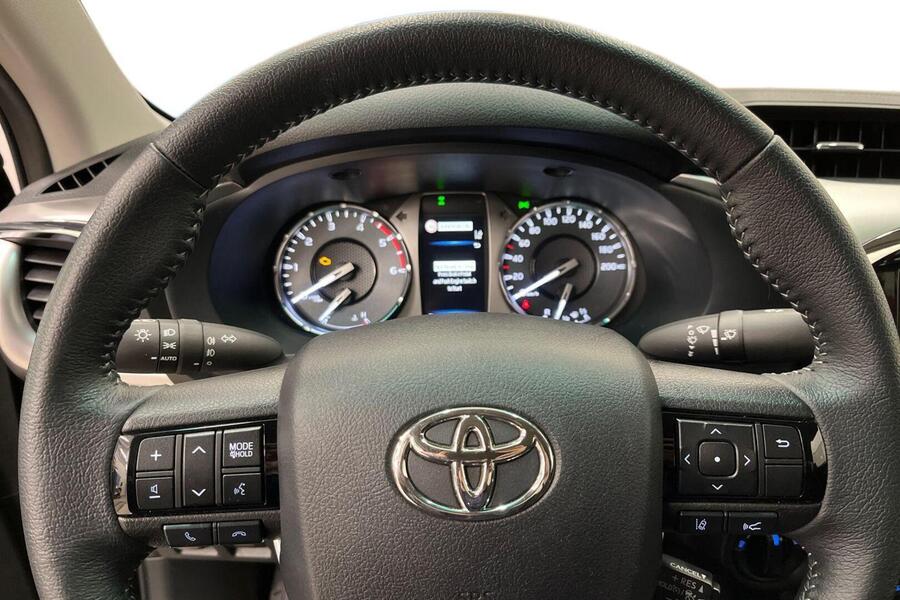 Toyota Hilux vaihtoauto