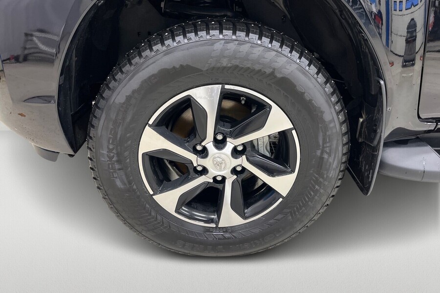 Toyota Hilux vaihtoauto