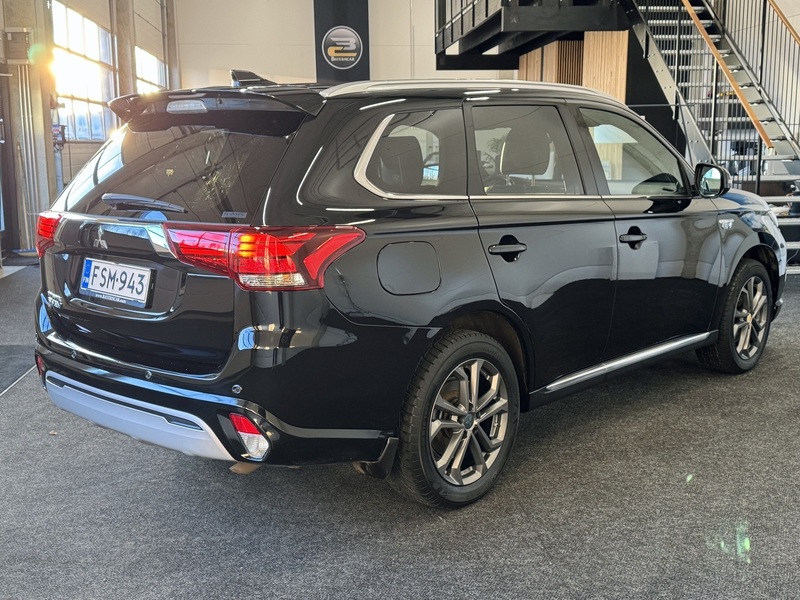Mitsubishi Outlander PHEV vaihtoauto