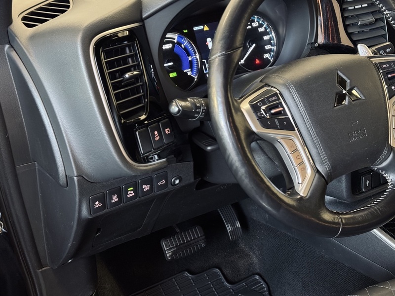 Mitsubishi Outlander PHEV vaihtoauto