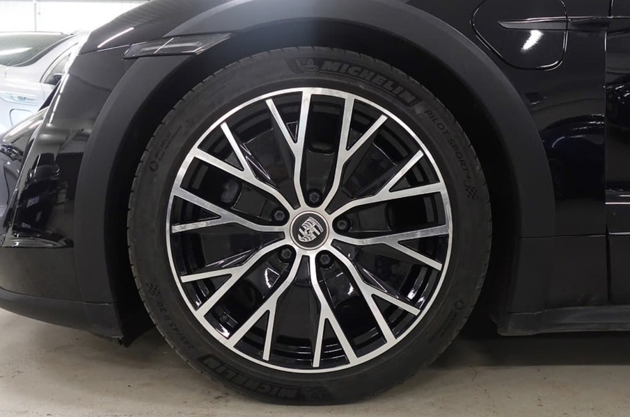 Porsche Taycan vaihtoauto