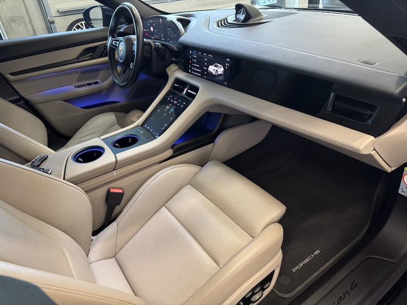 Porsche Taycan vaihtoauto