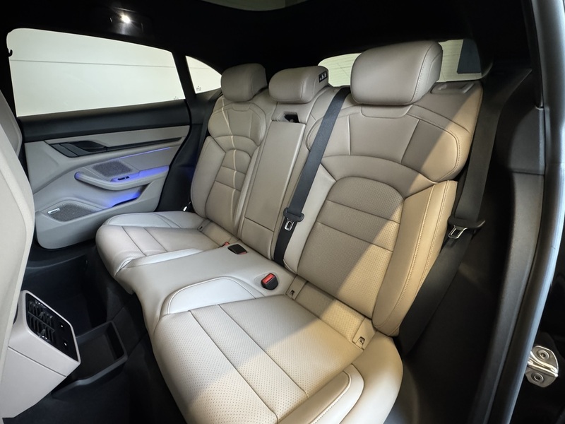 Porsche Taycan vaihtoauto