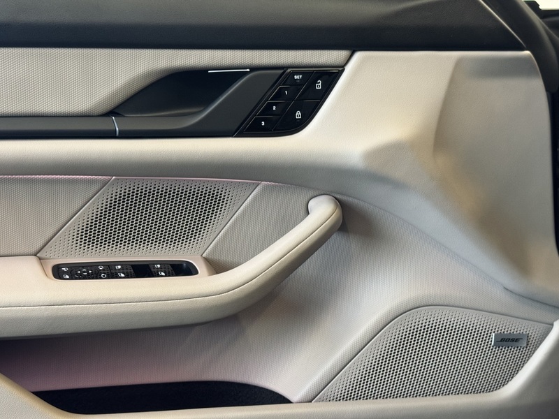 Porsche Taycan vaihtoauto