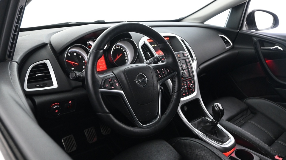 Opel Astra vaihtoauto