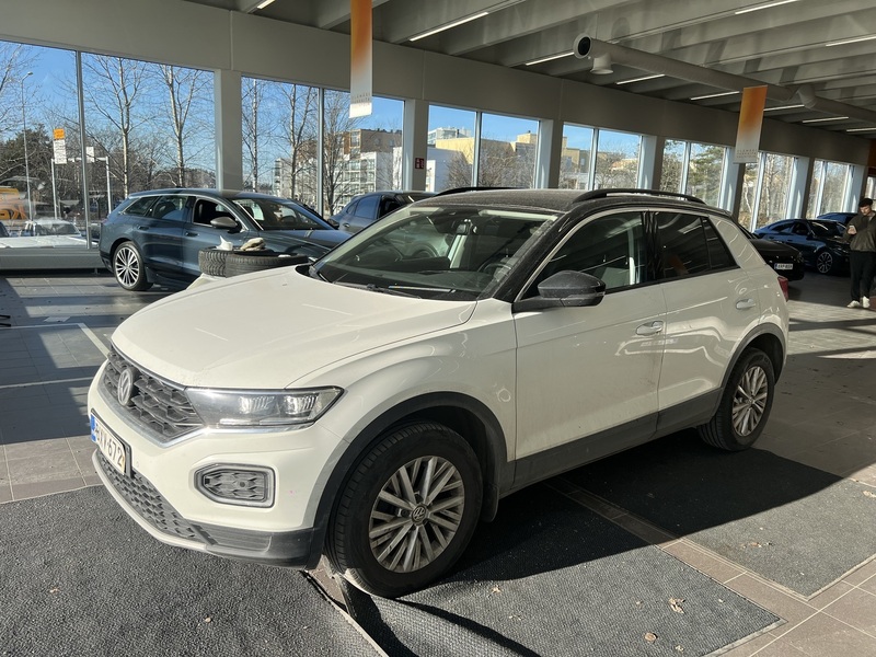 Volkswagen T-Roc vaihtoauto
