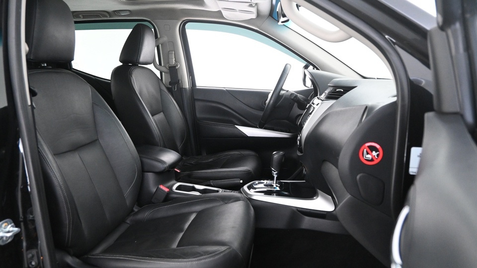 Nissan Navara vaihtoauto