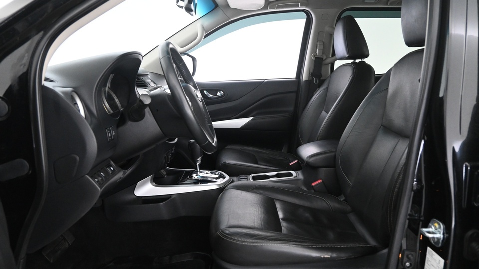 Nissan Navara vaihtoauto