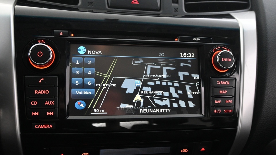 Nissan Navara vaihtoauto