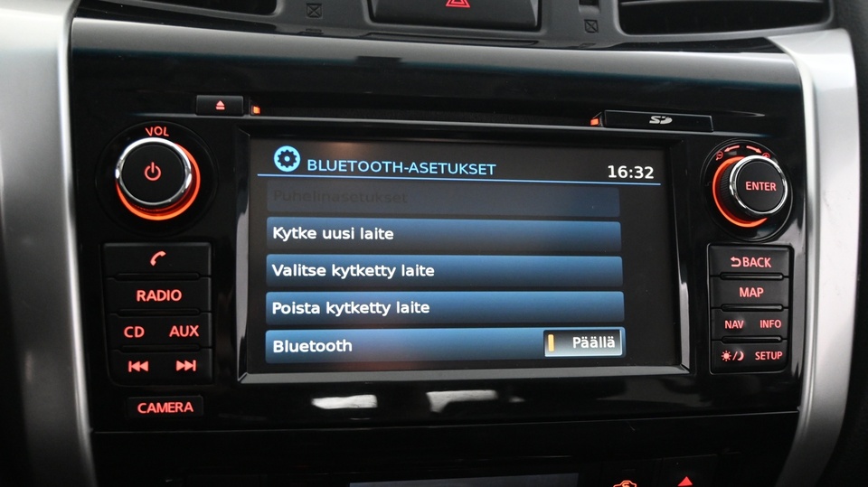 Nissan Navara vaihtoauto