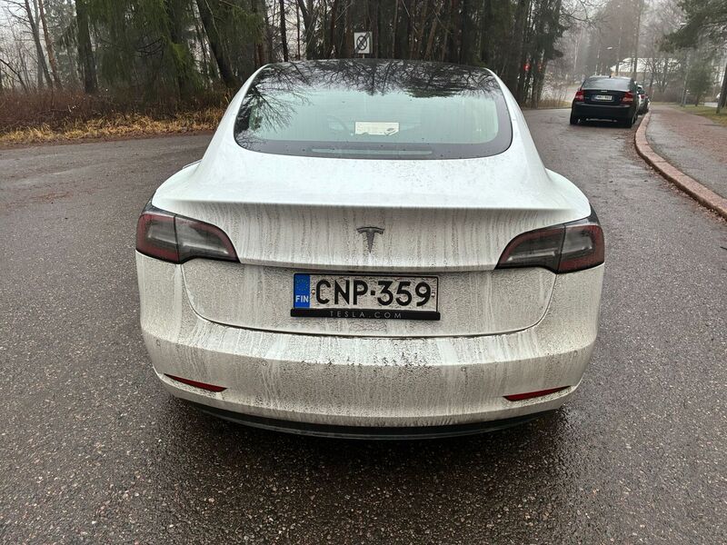 Tesla Model 3 vaihtoauto