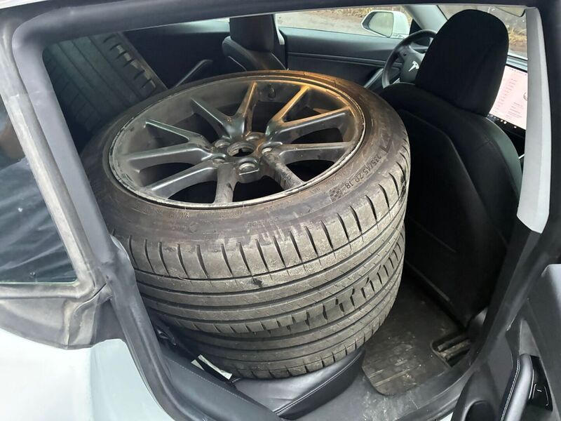 Tesla Model 3 vaihtoauto