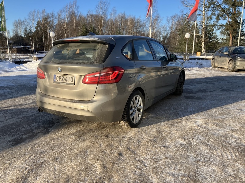 BMW 225 vaihtoauto