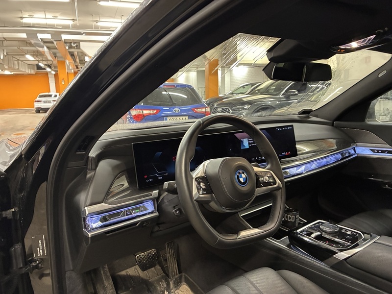 BMW i7 vaihtoauto