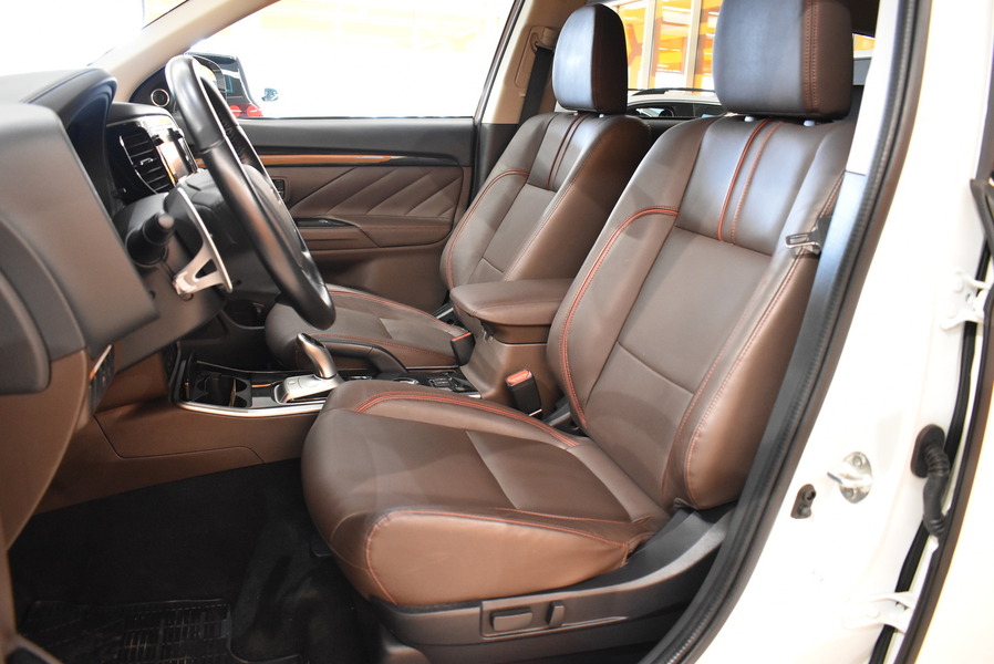 Mitsubishi Outlander vaihtoauto