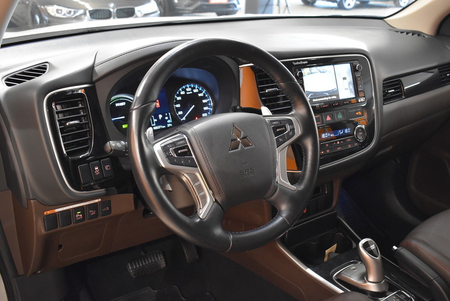Mitsubishi Outlander vaihtoauto