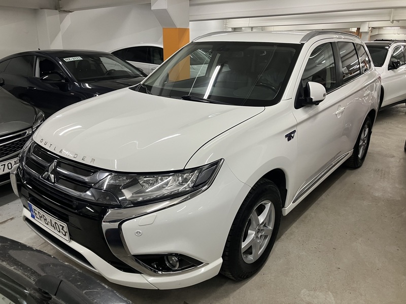 Mitsubishi Outlander PHEV vaihtoauto
