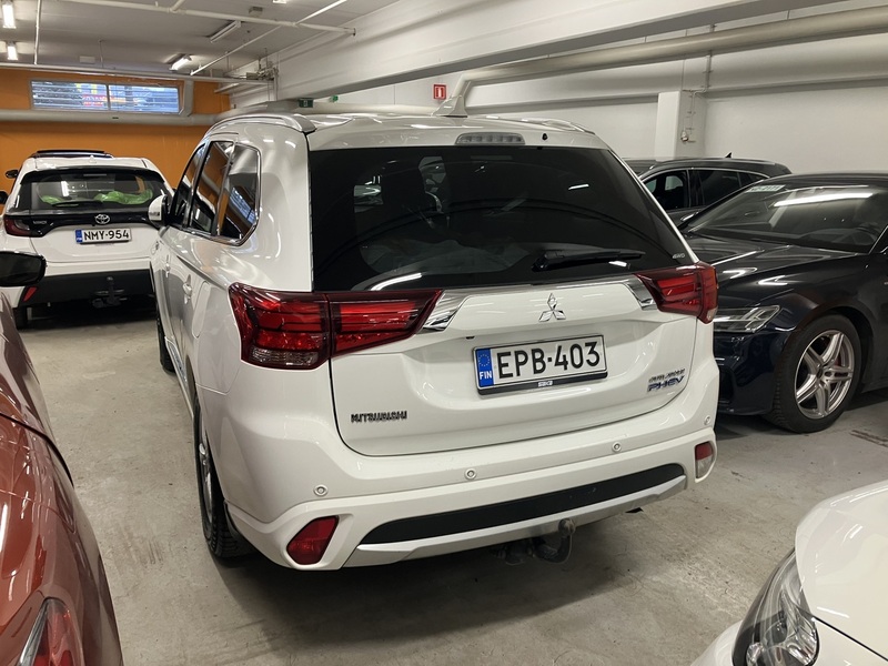 Mitsubishi Outlander PHEV vaihtoauto