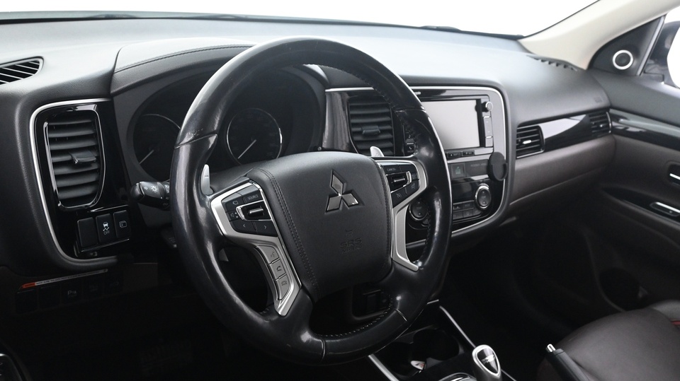 Mitsubishi Outlander PHEV vaihtoauto