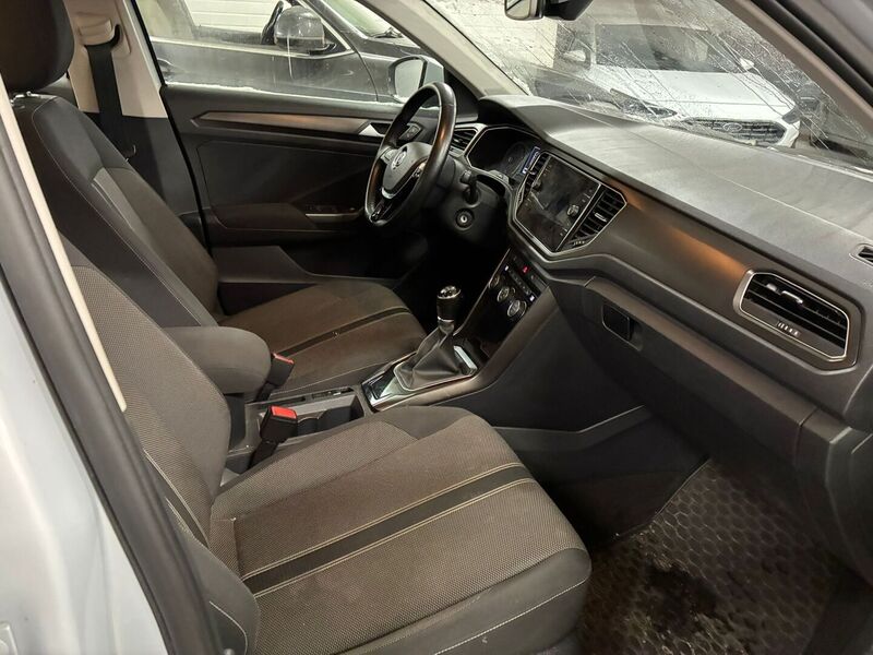 Volkswagen T-Roc vaihtoauto