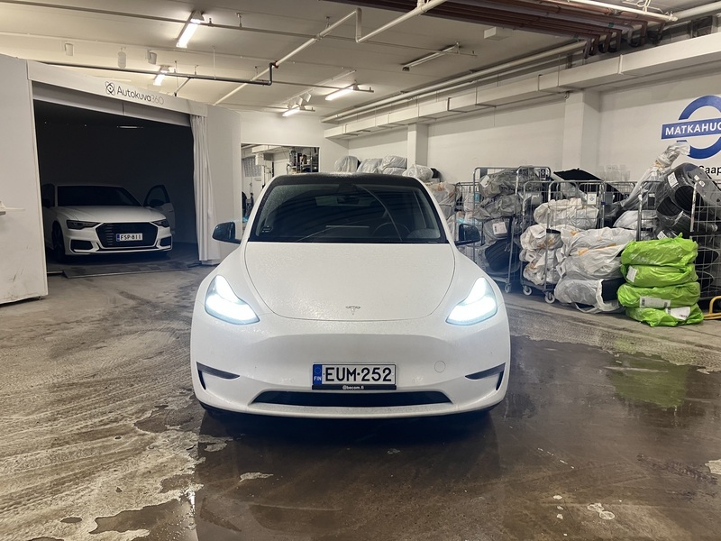 Tesla Model Y vaihtoauto
