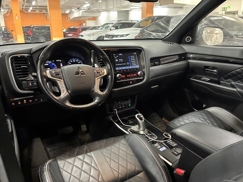 Mitsubishi Outlander PHEV vaihtoauto
