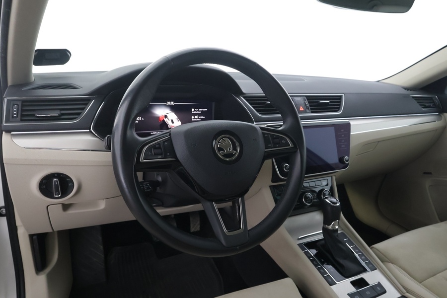 Skoda Superb vaihtoauto