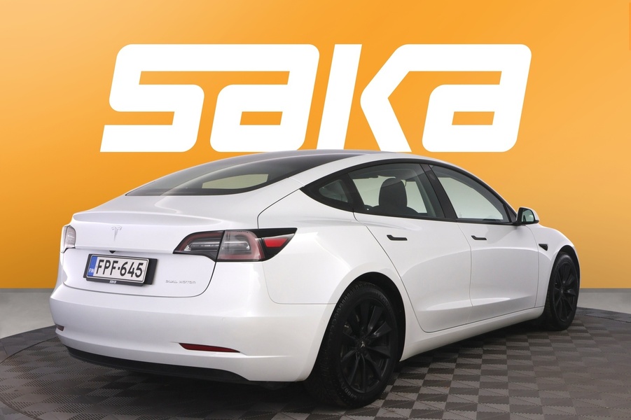 Tesla Model 3 vaihtoauto