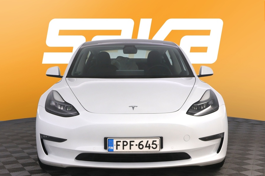 Tesla Model 3 vaihtoauto