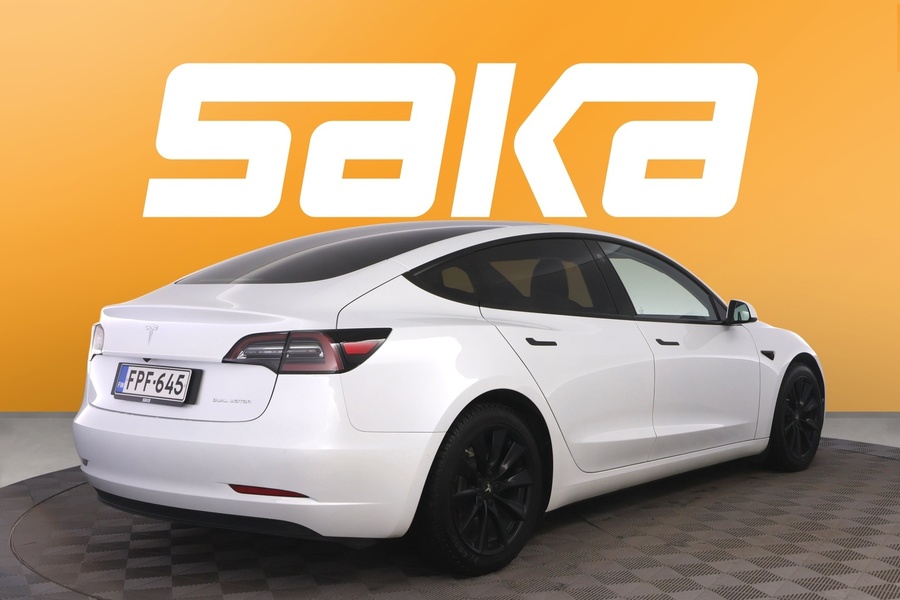 Tesla Model 3 vaihtoauto