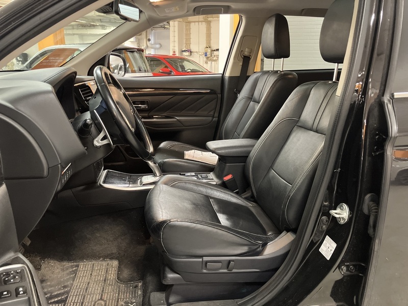 Mitsubishi Outlander PHEV vaihtoauto