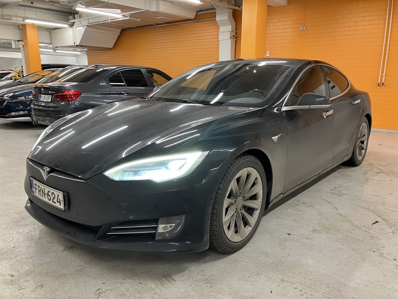 Tesla Model S vaihtoauto