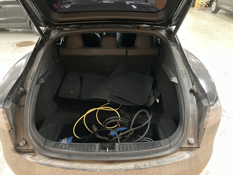 Tesla Model S vaihtoauto