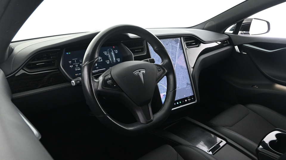 Tesla Model S vaihtoauto