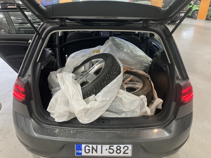 Volkswagen Golf vaihtoauto