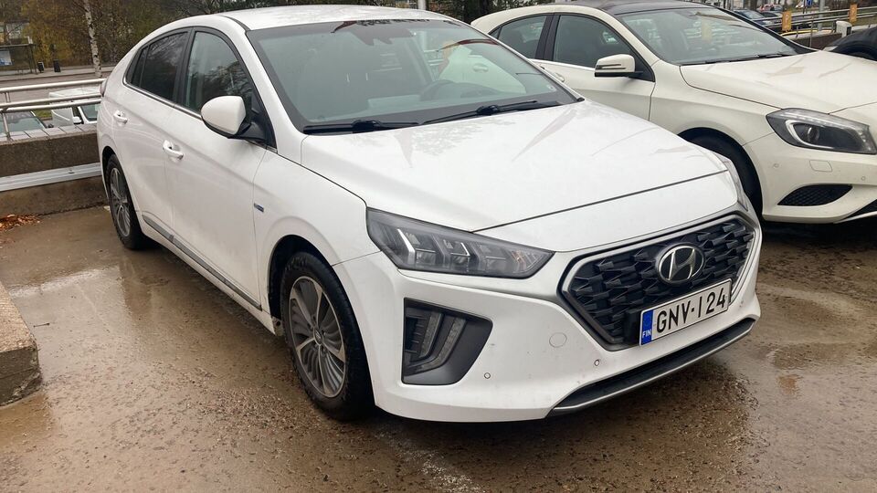 Hyundai IONIQ plug-in vaihtoauto