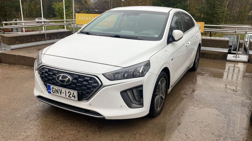 Hyundai IONIQ plug-in vaihtoauto
