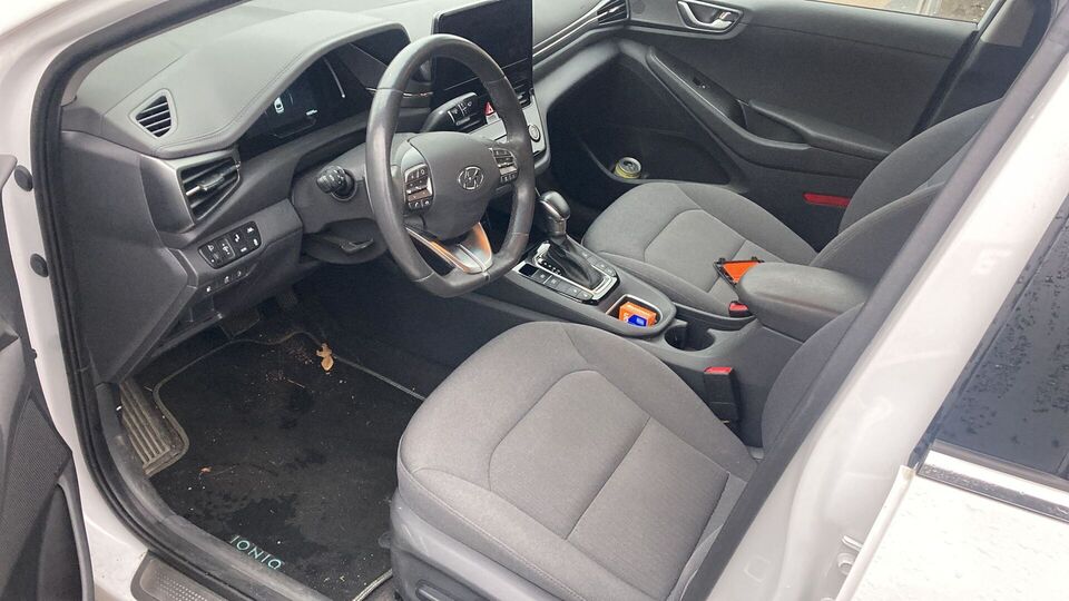 Hyundai IONIQ plug-in vaihtoauto
