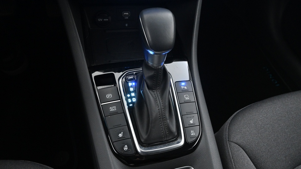 Hyundai IONIQ plug-in vaihtoauto