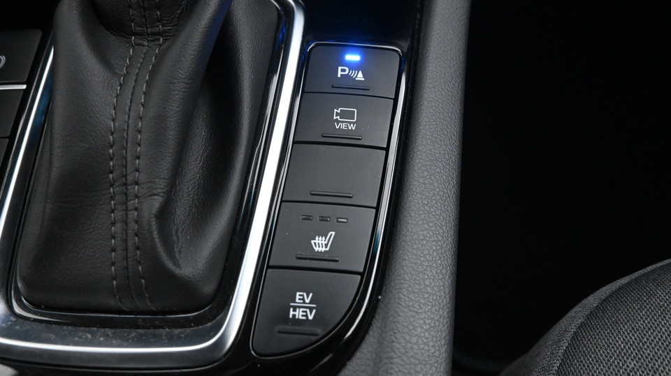 Hyundai IONIQ plug-in vaihtoauto