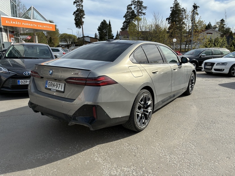 BMW i5 vaihtoauto