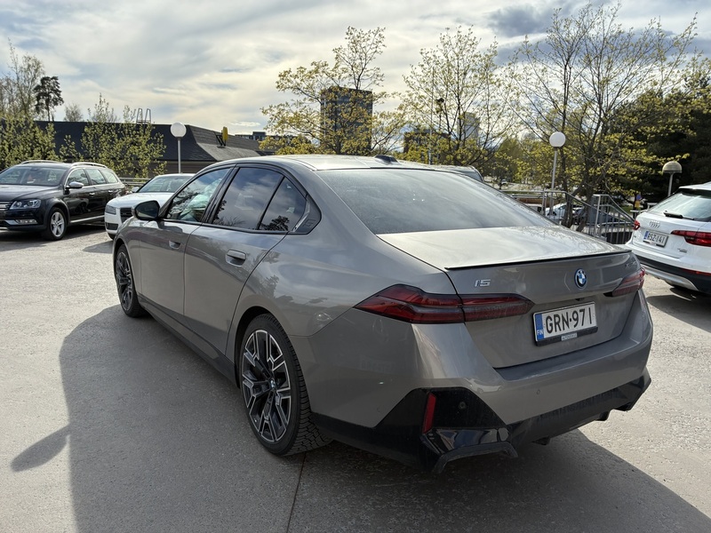 BMW i5 vaihtoauto
